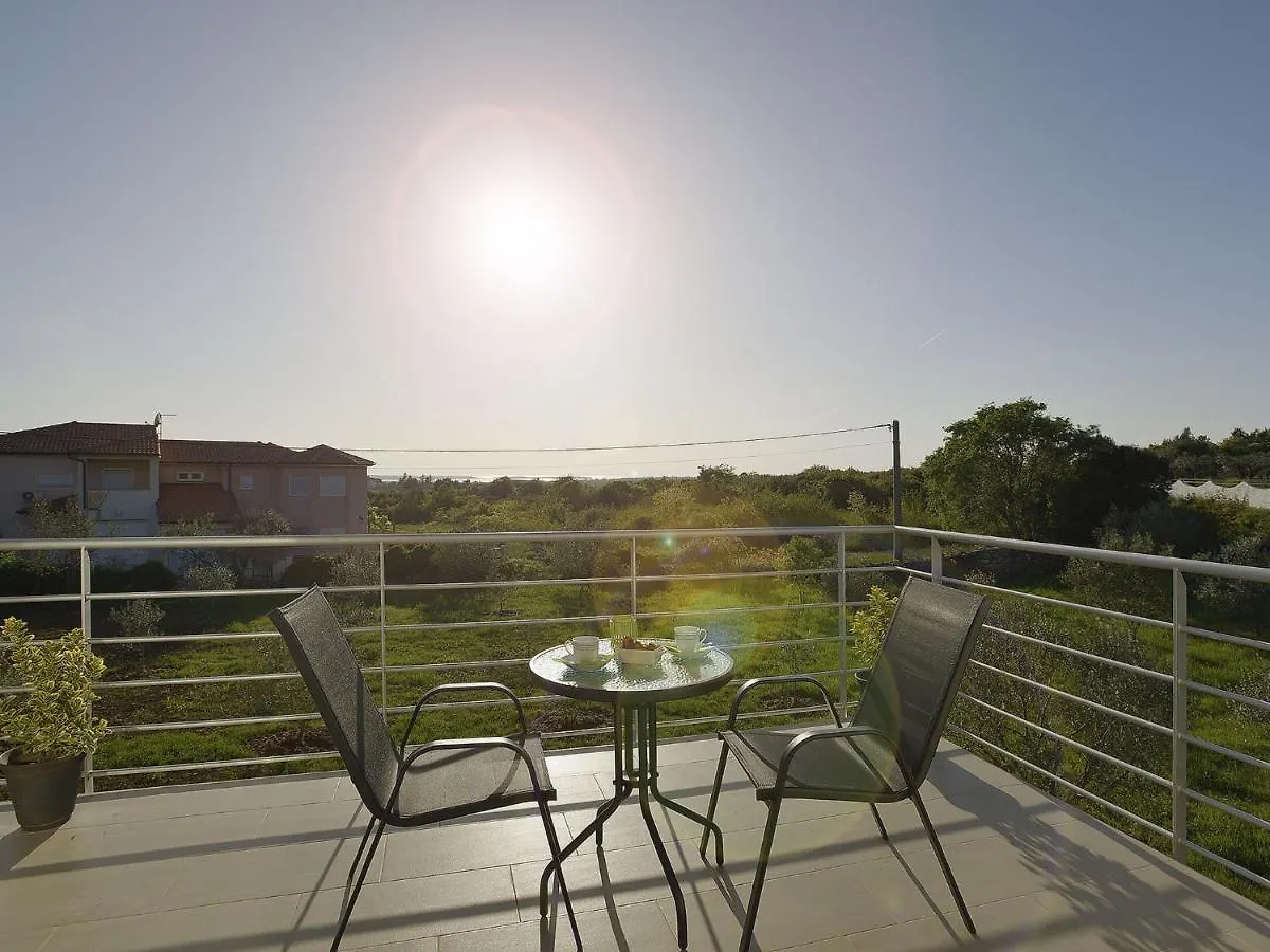 Comfortable House With Large Garden Galizana Croatia