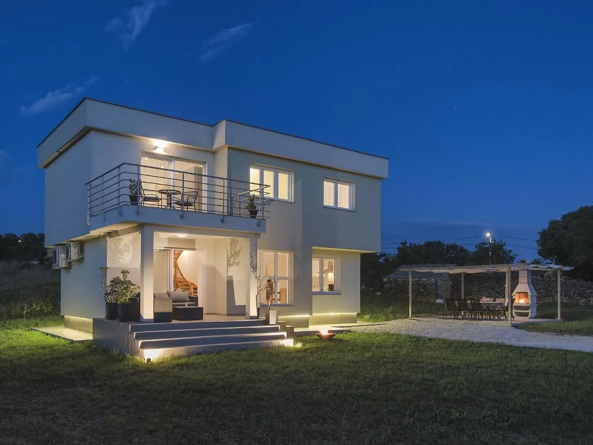 Holiday home Comfortable House With Large Garden Galizana Croatia