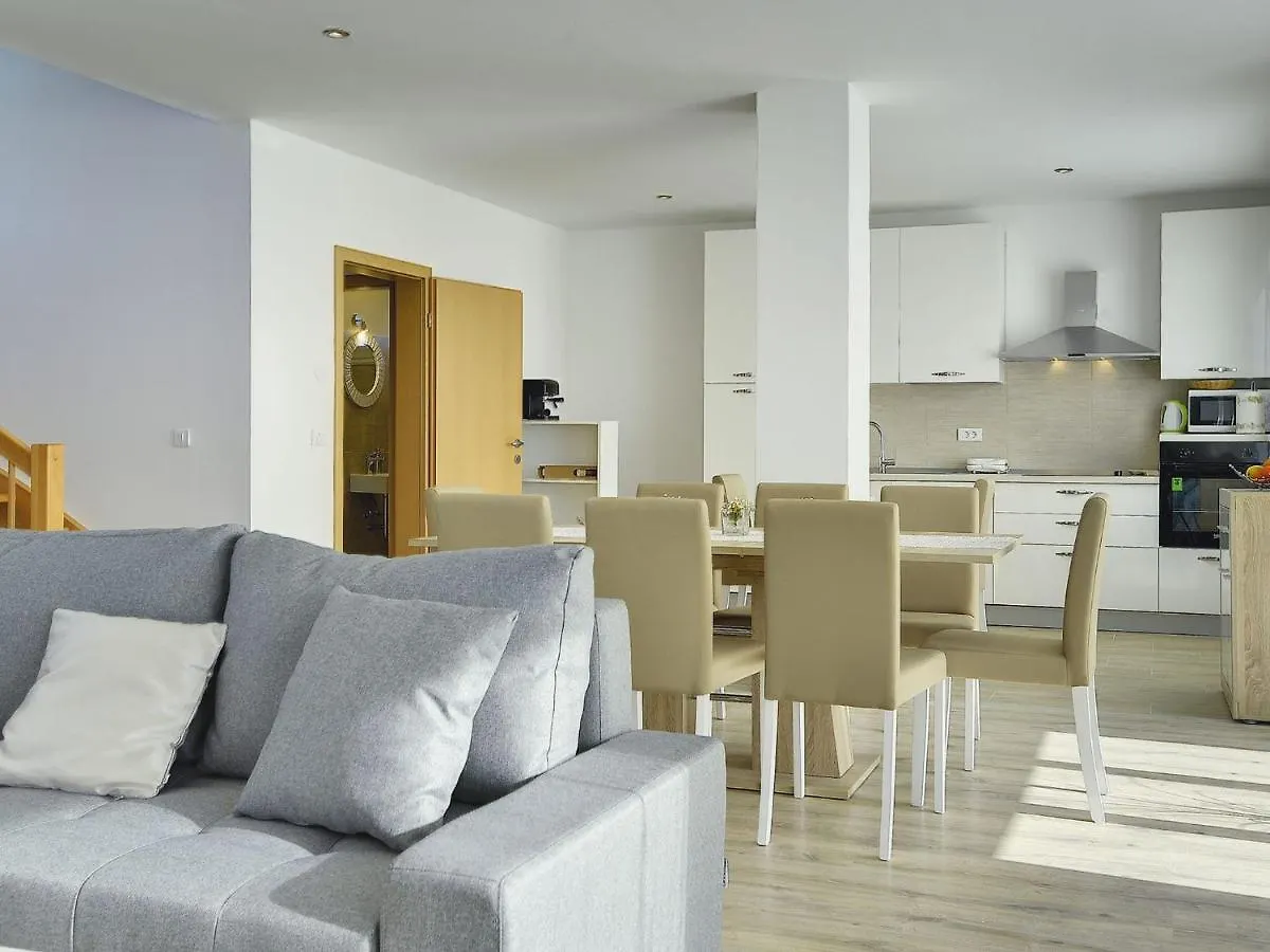 Comfortable House With Large Garden Galizana 0*,