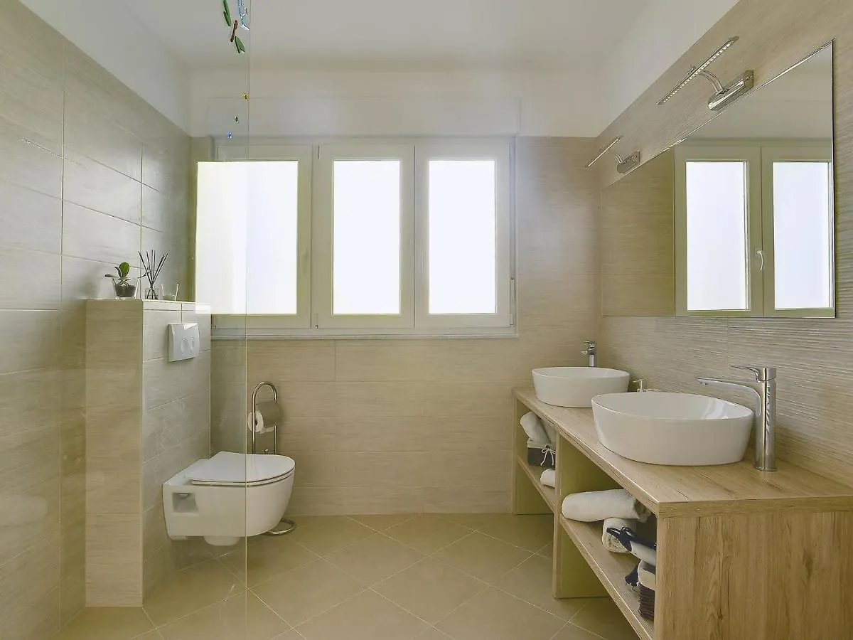 Comfortable House With Large Garden Galizana Croatia