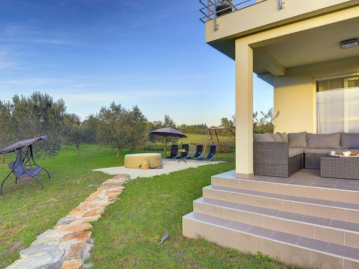 Comfortable House With Large Garden Galizana 0*,  Croatia