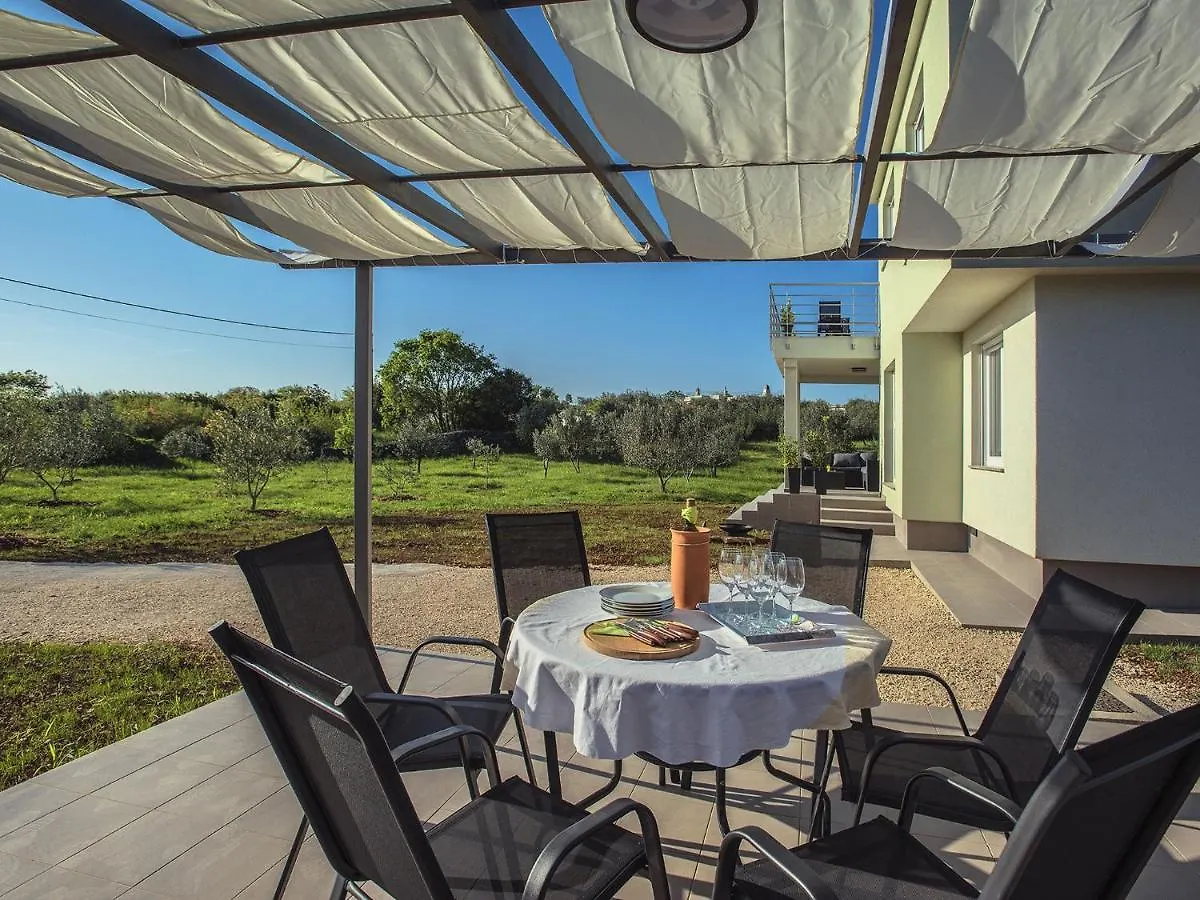 Comfortable House With Large Garden Galizana Holiday home